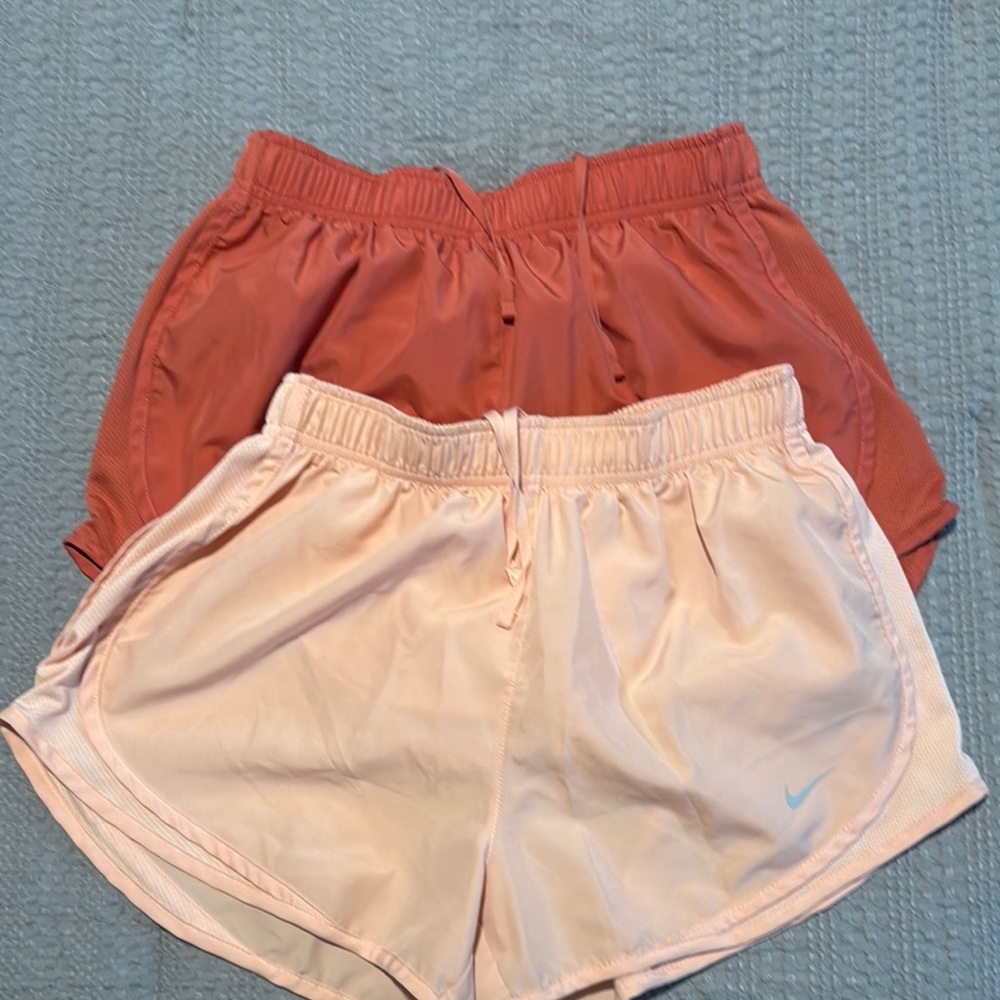 Nike Cream and Orange Athletic Shorts Relaxed Fit